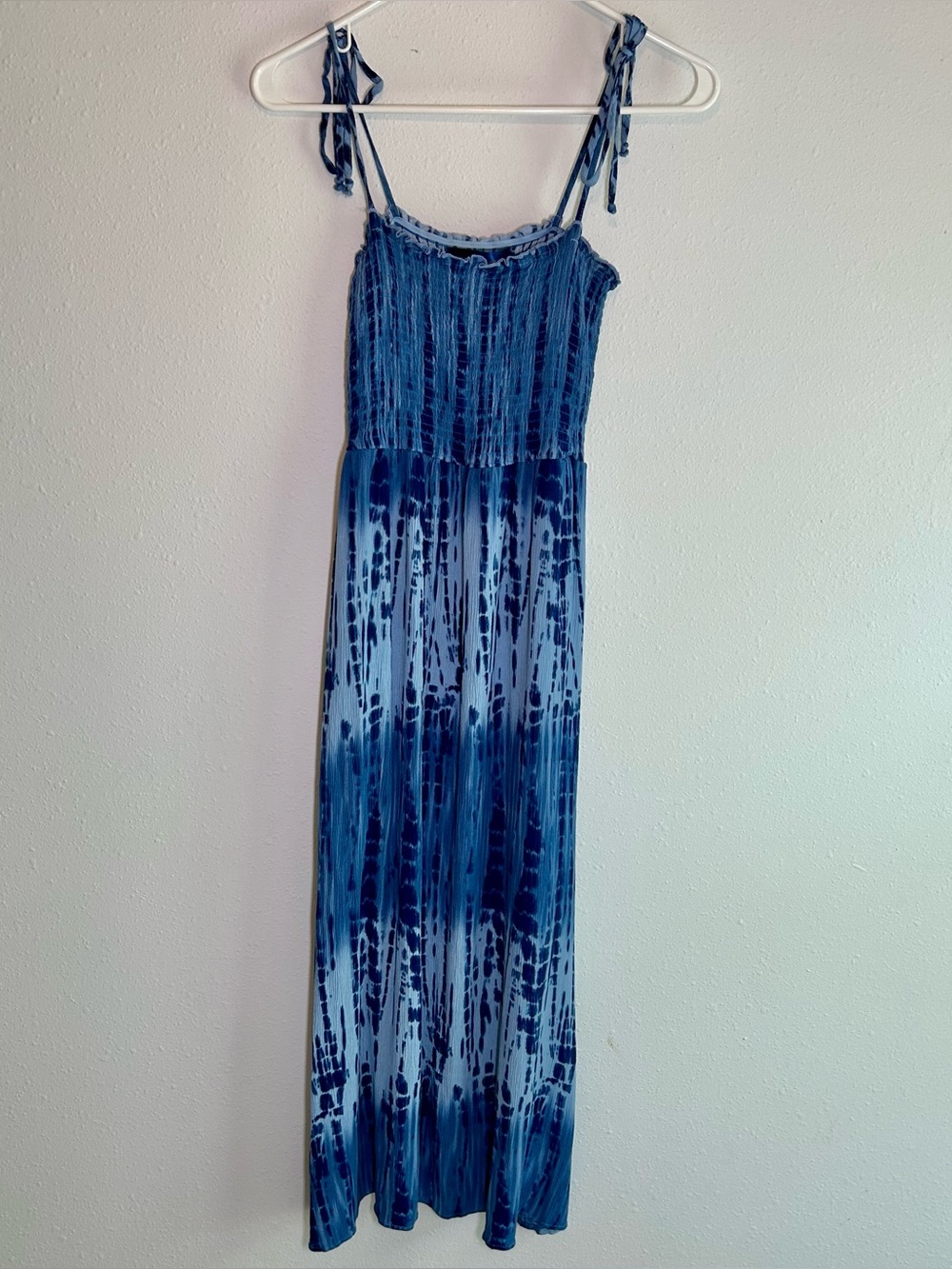 Smocked Blue Maxi Dress Tie Dye Women’s S Tie Strap Boho Beach Resort Midi
